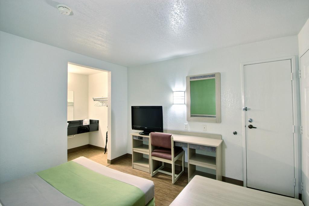 Motel 6 Milwaukee West - Brookfield Szoba fotó