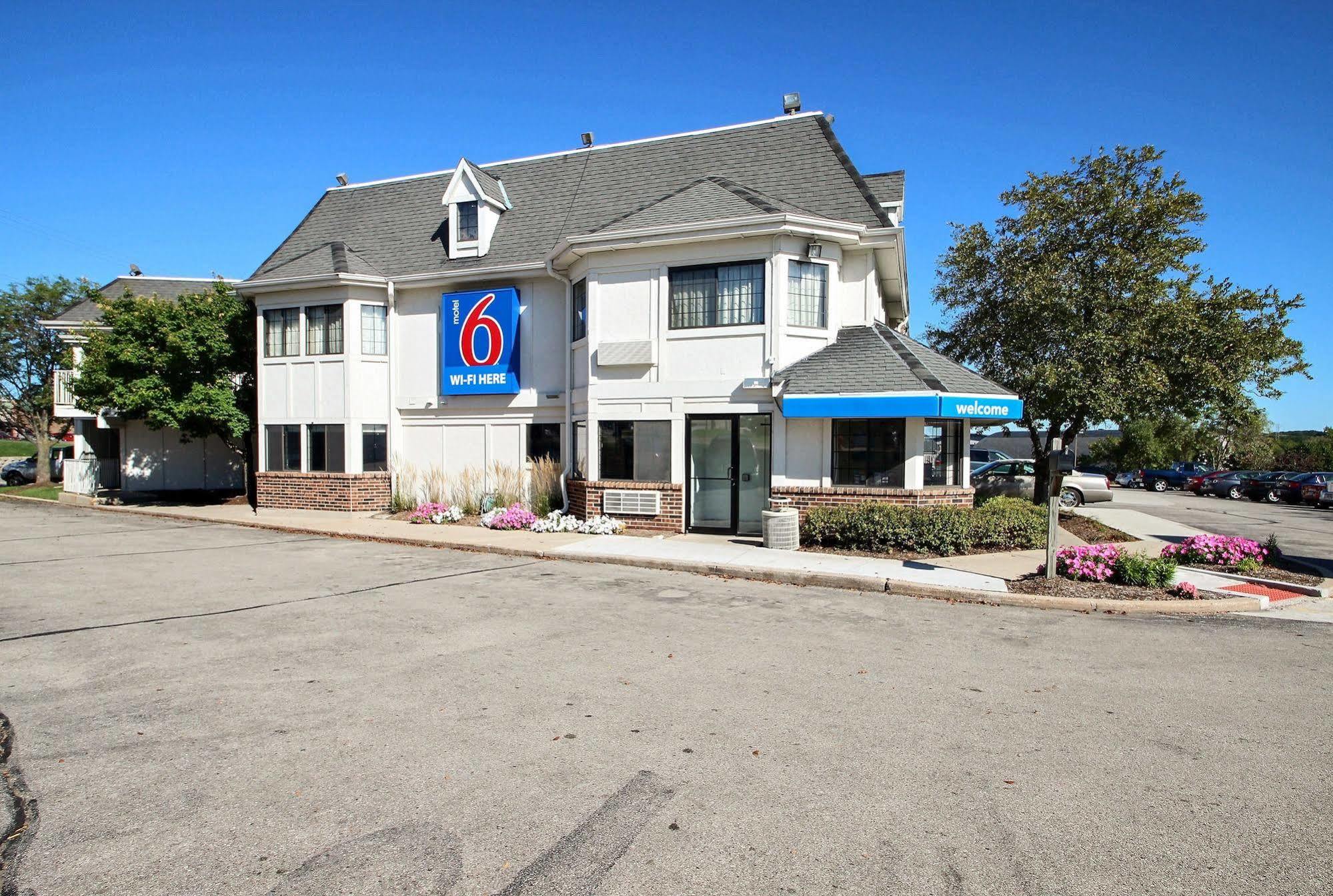 Motel 6 Milwaukee West - Brookfield Kültér fotó