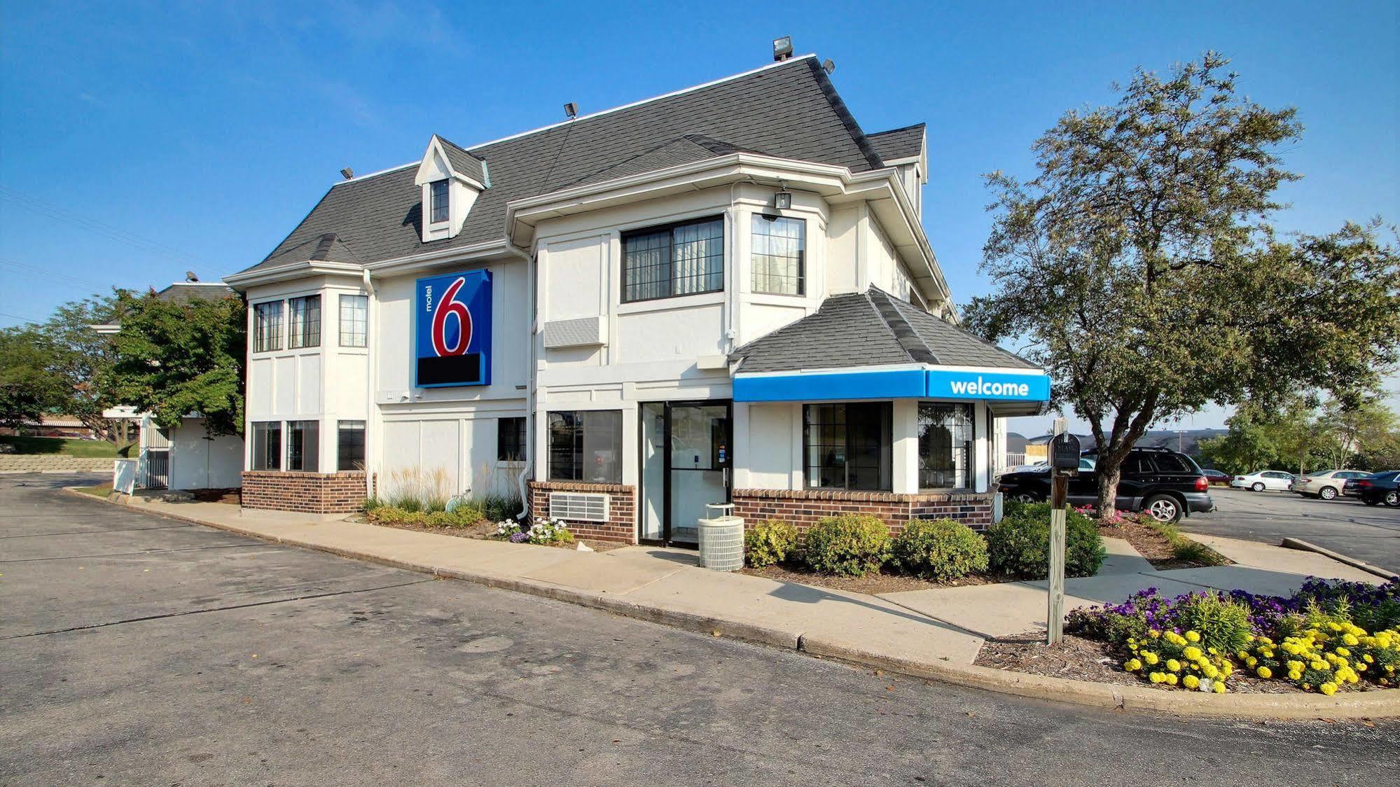 Motel 6 Milwaukee West - Brookfield Kültér fotó