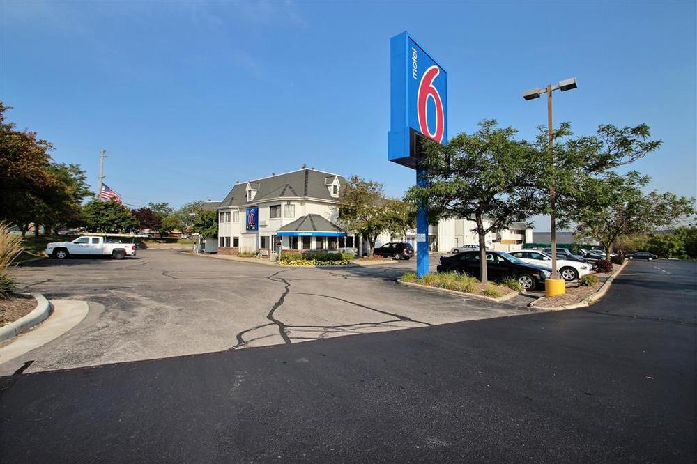 Motel 6 Milwaukee West - Brookfield Kültér fotó